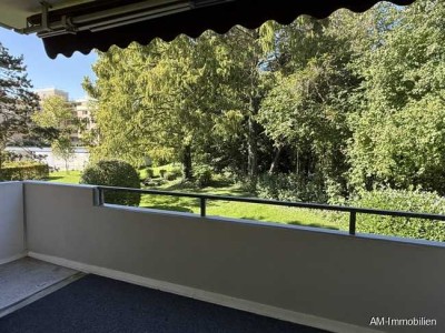 Blick ins Grüne und absolute Ruhe! Sehr gepflegte 3-Zimmer-ETW mit Balkon!