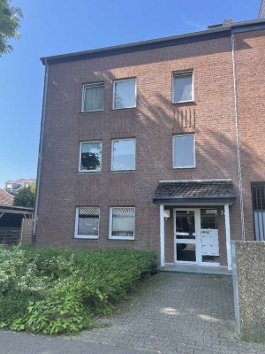 Ab sofort bezugsfertig: Renovierte 2,5-Zimmer mit Sonnenterrasse in Unterrath