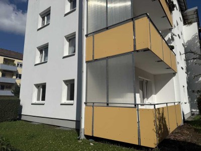Neu renovierte 4-Zimmer Erdgeschosswohnung mit Balkon in Würzburg-Sanderau