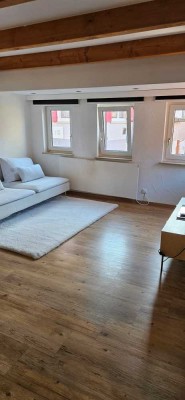 Charmante 2-Zimmer Wohnung mit Balkon in Stuttgart-Plieningen an Einzelperson