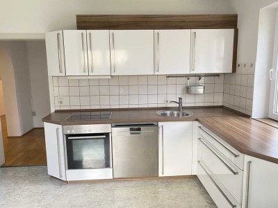 Wohnung mit Garten, Garage und Stellplatz