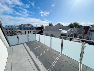 *** 3-Zimmer-Dachgeschoss-Wohnung mit Balkon und Garage in kleiner Wohneinheit  ***