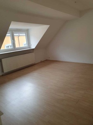 Schöne 2-Zimmer-Dachgeschosswohnung in der Bonner City