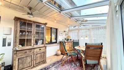 Renovierungsbedürftiges Wohnhaus in direkter Allee-Lage