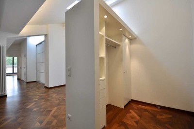 EXCKLUSIVES 3-ZIMMER DACHSTUDIO NUR FÜR FREIBERUFLER