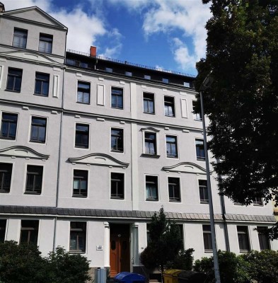 Großzügige 3-Zimmer mit Laminat, Wannenbad und Balkon, EBK in ruhiger Lage!