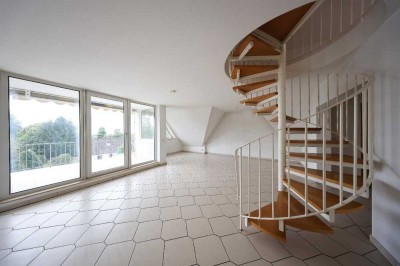 Geräumige 5-Zimmer-Maisonette-Wohnung mit Garage in ruhiger Lage