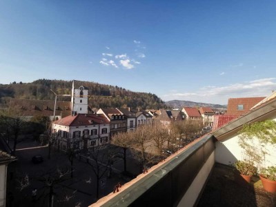 4,5-Zimmer Dachgeschosswohnung am Marktplatz mit 2 Balkonen