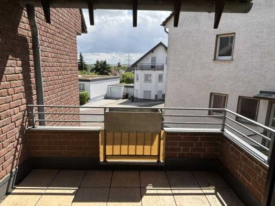 Helle gut geschnittene 2-Zi-Wohnung m. 2 Sonnenloggias u. Tiefgaragenstellplatz in Alfter-Impekoven!