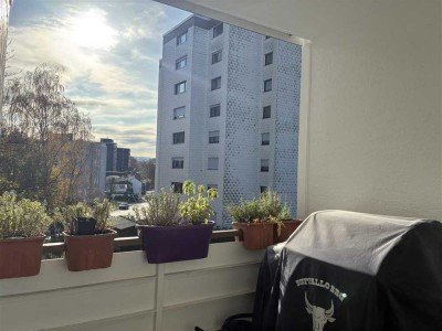 Lichtdurchflutete 3-Zimmer-Wohnung mit Balkon und Stellplatz in begehrter Lage