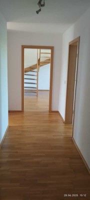 Lichtdurchflutete Maisonette über zwei Ebenen im 3. OG, saniert, Holzboden - SOFORT