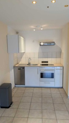Stilvolle, gepflegte 1-Zimmer-Souterrain-Wohnung mit Terasse und EBK in Mülheim an der Ruhr
