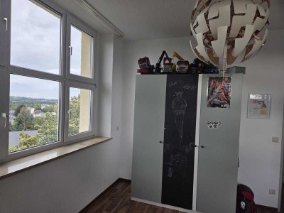 Geräumige 4-Zimmer Wohnung mit Balkon im 4. OG in Jahnsdorf/Erzgebirge