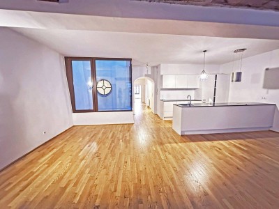 3 Zimmer Altstadtwohnung mit Flair in Innsbruck direkt neben dem goldenen Dachl ab sofort zu mieten