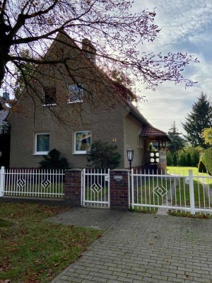 3,5-Zimmer-Einfamilienhaus – frisch renoviert, großer Garten, ruhige schöne Lage in Stahnsdorf