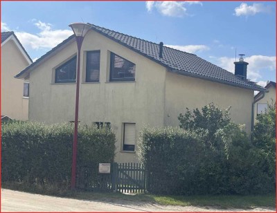 Komfortables Einfamilienhaus mit Garten