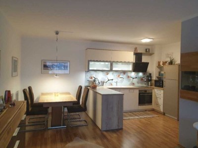 Exklusive, vollständig renovierte 1,5-Zimmer-Wohnung mit EBK in Husum