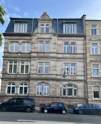 3-Zimmer-Wohnung mit prachtvoller Fassade - ERSTBEZUG nach Kernsanierung - OG 3