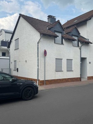 Bad Vilbel - Renovierte Doppelhaushälfte in Innenstadtnähe