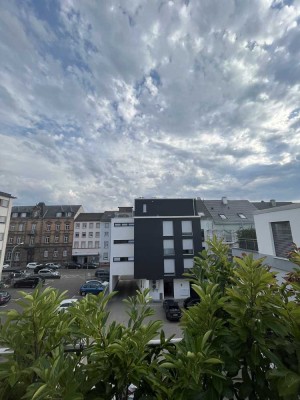 Schöne Penthouse-Wohnung mit großer Süd-Ost-Terrasse in zentraler Lage!