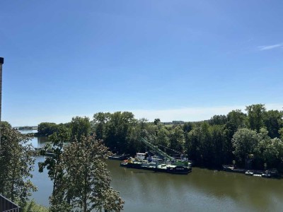 Ihr Penthouse mit herrlicher Dachterrasse - direkt an der Elbe!