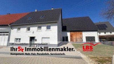GUTER RAT MUSS NICHT TEUER SEIN!
Attraktive Doppelhaushälfte mit Ökonomieteil in Kolbingen