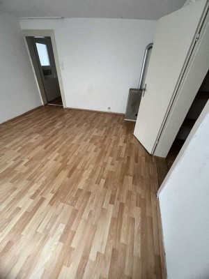 In bester Lage! Exklusive 1-Raum-EG-Wohnung in Reutlingen