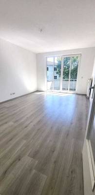 Großzügige 2 Zimmer-Etagenwohnung mit Balkon