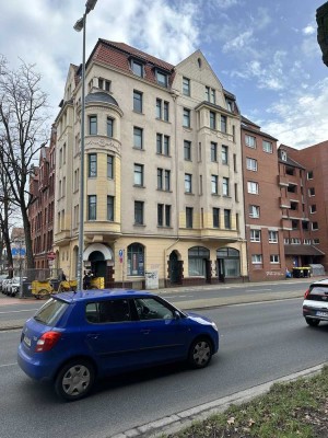 Sanierte Wohnung mit drei Zimmern und Einbauküche in Hannover
