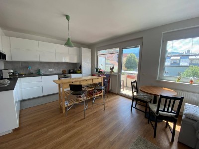 Zentral - ruhig - sonnig -provisionsfrei - generalsanierte 3-Zimmer-Wohnung