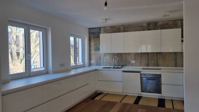 Exklusive 4ZKB Maisonette Wohnung mit hochwertiger EBK und Balkon