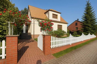 Echte Alternative zur ETW in Zehdenick – Zweigeschossiges Haus mit Doppelgarage & Gartenmitbenutzung