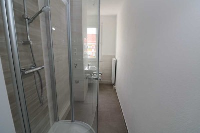 *Es grünt so grün* - Schnäppchen-2RW mit Dusche im Familiengarten