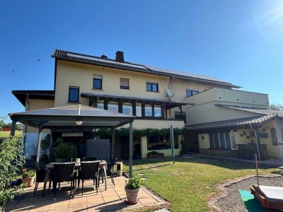 LOCKWEILER : SEHR gepflegtes 2 - FAMILIENHAUS mit 3 Garagen und PHOTOVOLTAIK - ANLAGE !