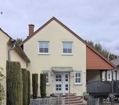 Einfamilienhaus mit herrlichem Garten und Bebauungspotenzial