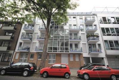 Oberkassel am Belsenplatz: 2-Zimmer Lifestyle Wohnung mit exquisitem Erker in Rheinnähe