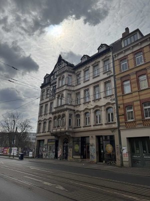 Stilvolle 4-Zimmer-Altbauwohnung im Denkmalobjekt - Erstbezug nach hochwertiger Sanierung