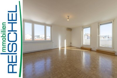 Nahe Votivkirche - Dachgeschosswohnung mit Lift und Terrasse
