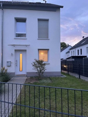 Reiheneckhaus in Hanau-Steinheim mit Garten und inkl. 2 Stellplätzen ab 01.11.2025 zu vermieten