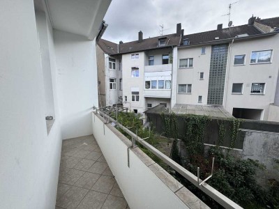Helle und großzügige 3-Raum-Wohnung | Balkon | 1. OG