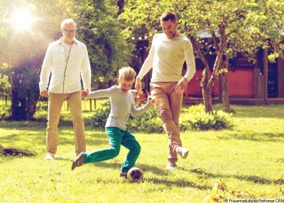 Fußball spielen im EIGENEN Garten