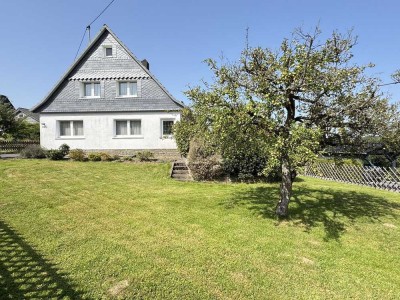 Einfamilienhaus mit Potenzial und großem, selbstständig nutzbarem Grundstück für weitere Bebauung