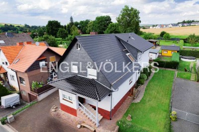 Großzügiges, sehr gepflegtes 3-Parteien-Haus mit vielen Möglichkeiten!