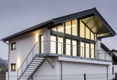 Großzügige Loft- / Atelierwohnung über 2 Ebenen mit Terrasse und Garten in Lindau
