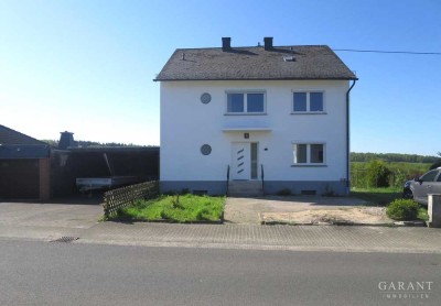 Erstbezug! Stilvoll saniertes Zuhause mit großem Grundstück