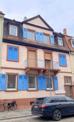 Top renovierte Wohnung mit Balkon