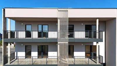 3 Zimmer mit 2 Balkonen, Deckenkühlung, Wohnraumlüftung mit Pollenfilter, Glasfaser-Internet, PV-Anlage, E-Mobilität, barrierefrei, Stand-Alone-Wohnung