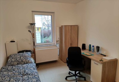 Ein Zimmer in 3er WG zu vermieten.