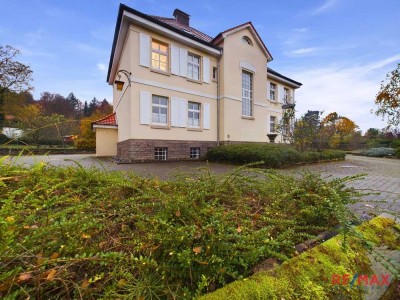 Mehrfamilienhaus mit 5 Wohneinheiten, parkähnliches Anwesen, Villencharakter, solide Rendite uvm.