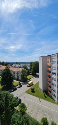 ... modernisierte 3-Zi-Whg mit Lift + Balkon + TG in zentraler Lage mit schönen Fernblick...